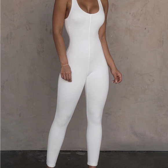 JLUXLABEL ALO DOUBLE LAYER JUMPSUIT - Picture 3 of 6